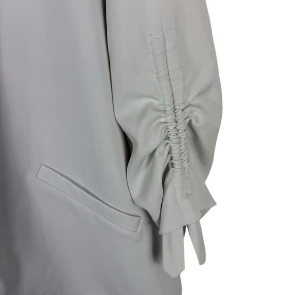 Doe & Rae white oversized blazer- size L - Picture 2 of 7